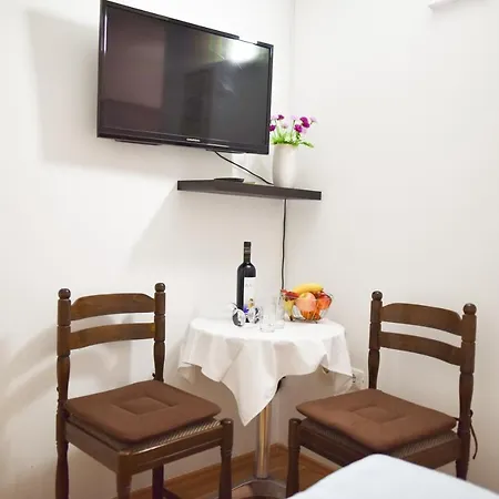 Luka'S Amber Rooms In The Center Of Trogir Exterior photo