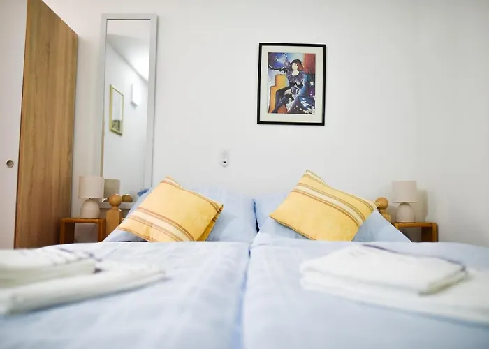 Luka\'S Amber Rooms In The Center Of Trogir