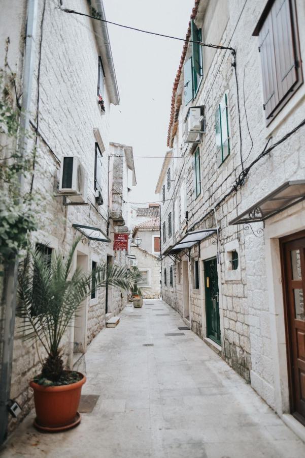 Apartment Luka's Amber In The Center Of Trogir